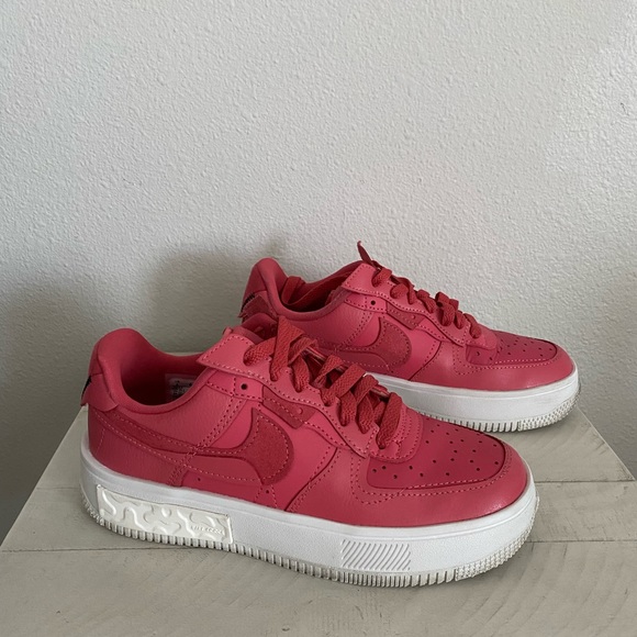 Nike women’s size 6 - Picture 6 of 6